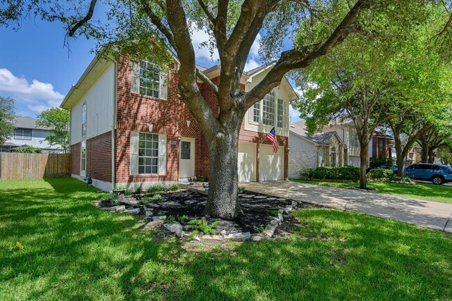 Building Photo - 15316 Ecorio Dr