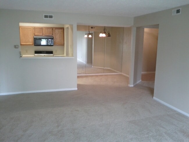 Building Photo - 9640 Crosley Farm Dr
