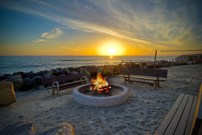 Building Photo - 1923 S Pacific St