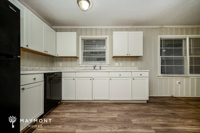 Foto del edificio - 2273 Hampton Locust Grove Rd