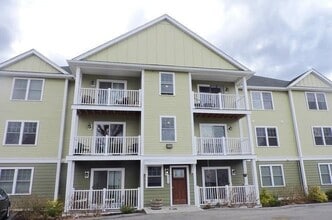 Building Photo - 153 Sumner St