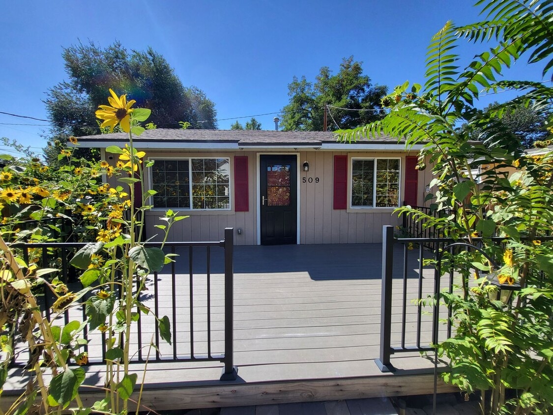 Foto principal - 509 E Spear St