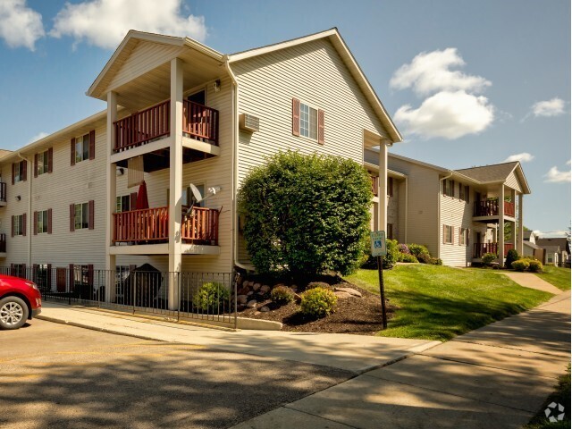 Lincoln School Apartments