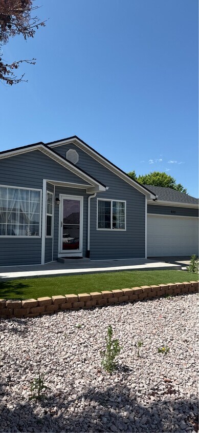 Primary Photo - 932 E 25th St Rd