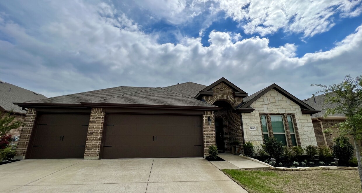 Foto principal - 3057 Maverick Dr
