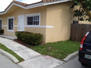 Building Photo - 3828 SW 48th Ave