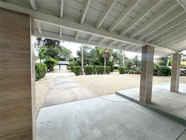 Building Photo - 2238 Clematis St