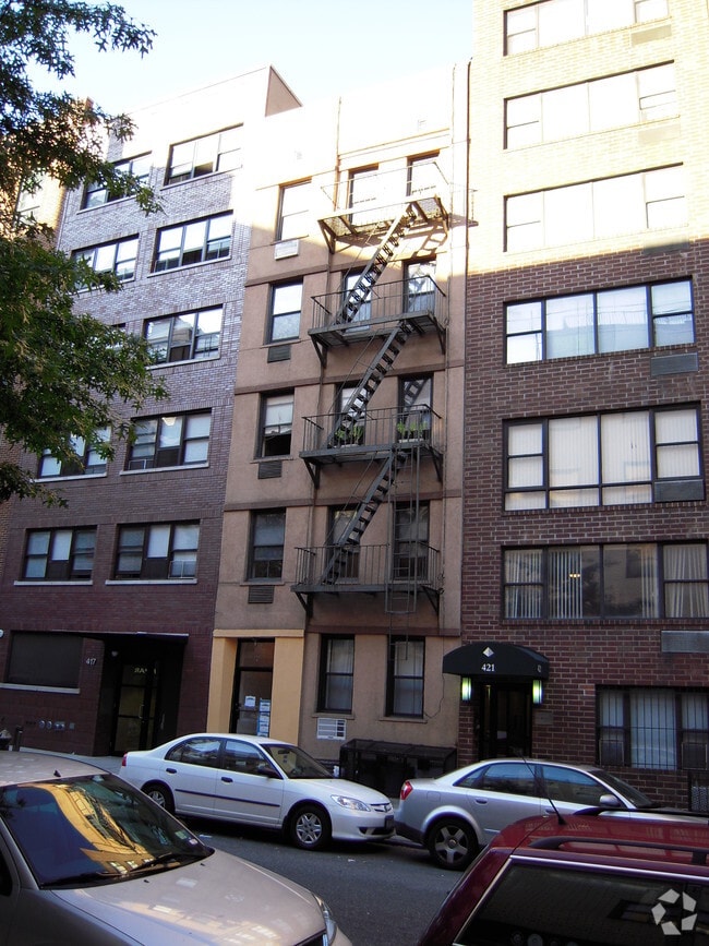 Building Photo - 419 E 76th St