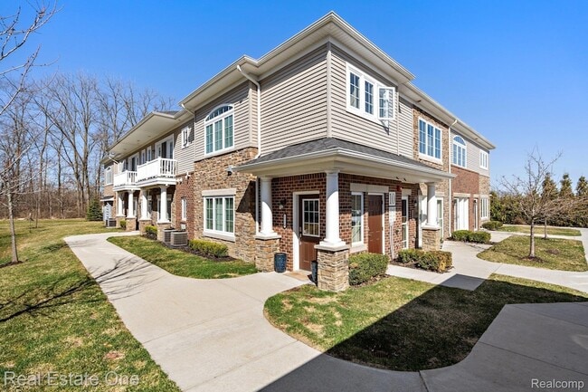 Building Photo - 5570 Arbor Chase Dr