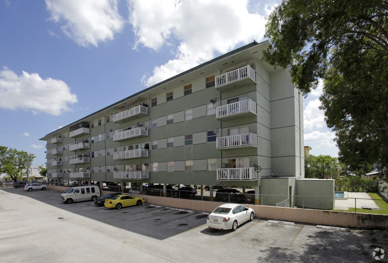 Primary Photo - 250 W 74th Pl