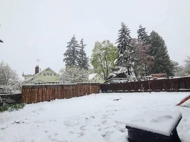 Building Photo - 8311 NE Sacramento St