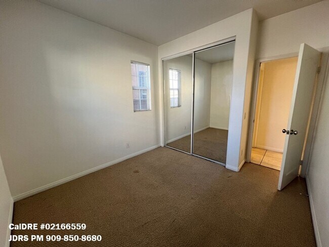 Building Photo - Price Lowered! Riverside 5 Bedroom Home