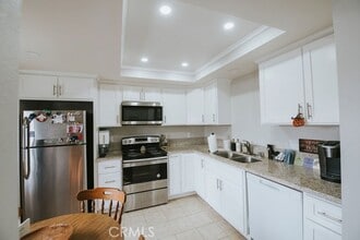 Building Photo - 1554 Border Ave
