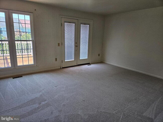 Building Photo - 5761 Sunset View Ln