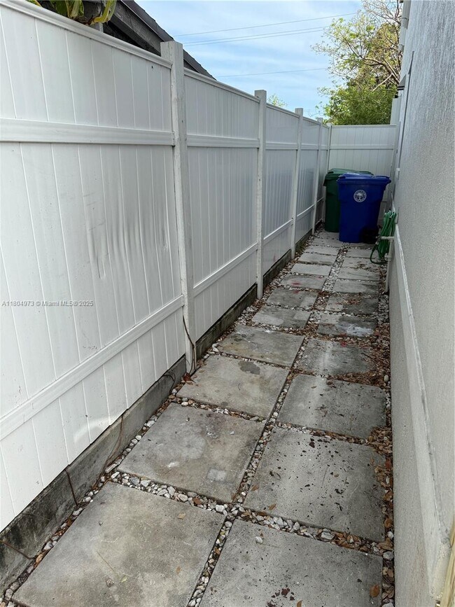 Foto del edificio - 3119 NW 11th St