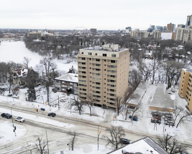 Photo du bâtiment - 365 Wellington Cres