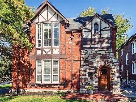 Building Photo - 7379 Amherst Ave