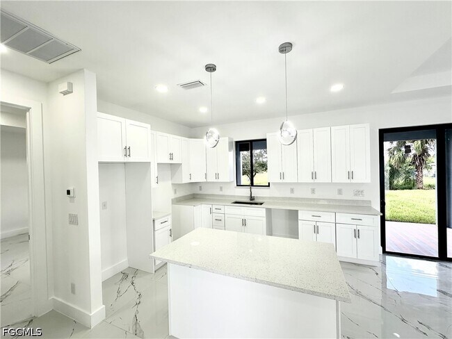 Foto del edificio - 1051 Eisenhower Blvd