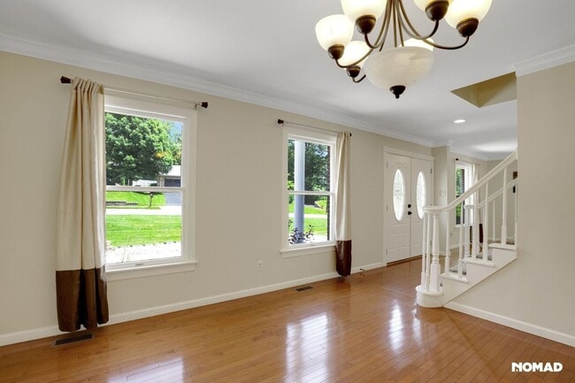 Building Photo - Spacious 4BR House in Town & Country, Ches...