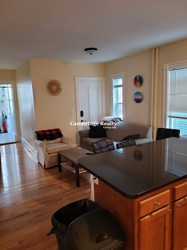 Building Photo - 42-44 Gorham St