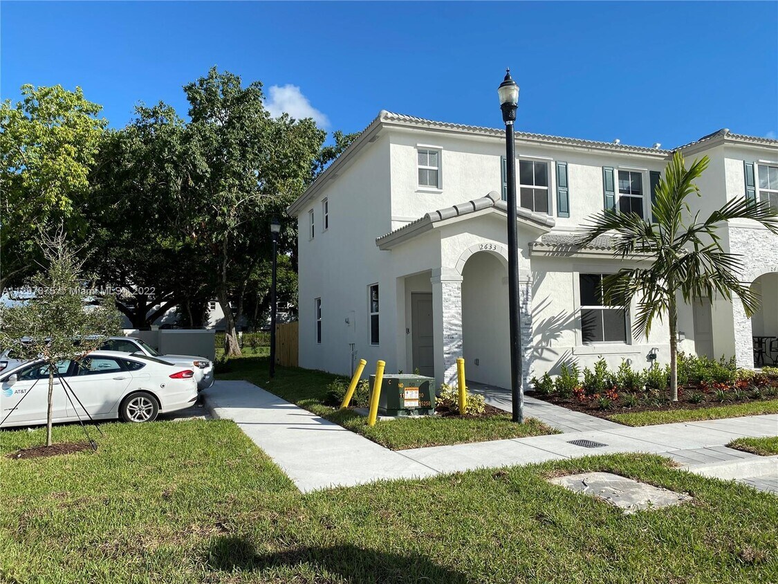 2633 SE 17th St, Homestead, FL 33035 Townhome Rentals in Homestead FL