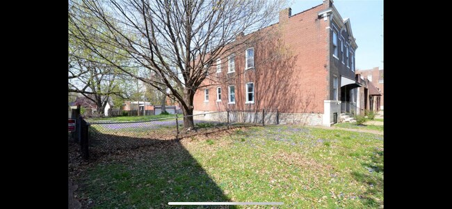 Attached open lot w/ the building - 3331 Lemp Ave