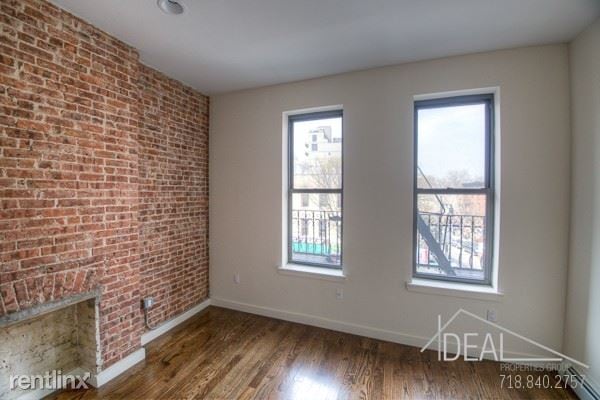 Building Photo - 162 Adelphi St