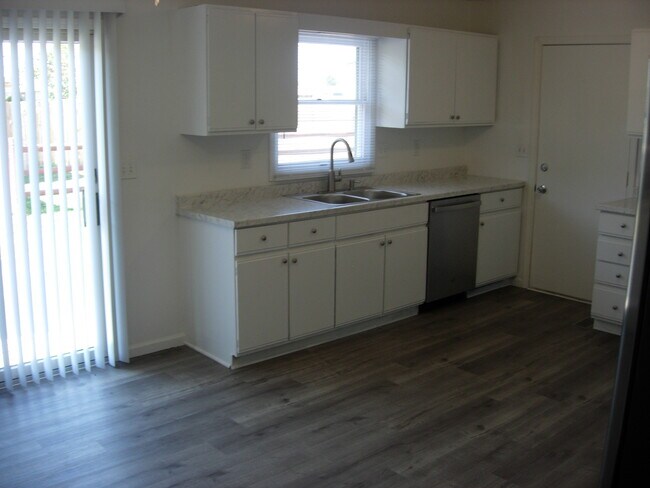 Building Photo - 150 Hillshafer Dr