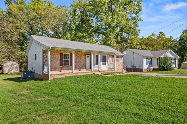 Foto del edificio - Cozy Charm Meets Modern Touches in Oak Grove