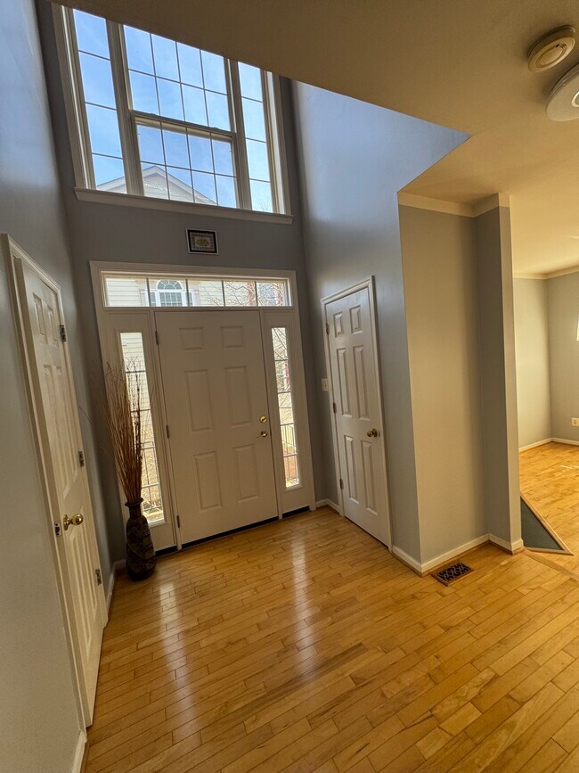 Foto del edificio - 45812 Matador Terrace