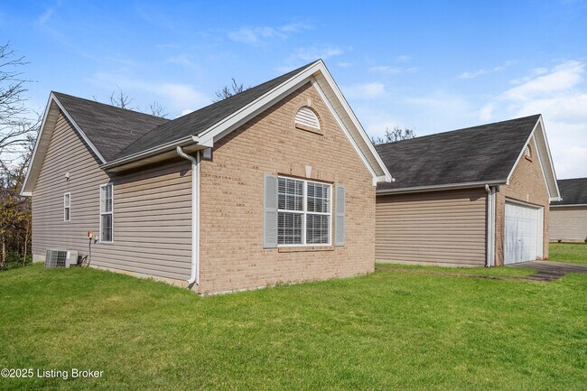 Foto del edificio - 7813 Bridlewood Pl