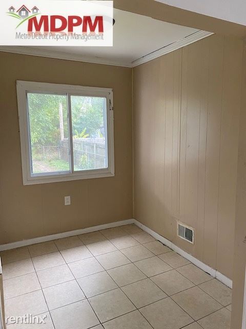 Building Photo - 3 br, 1 bath House - 15846 Wisconsin St