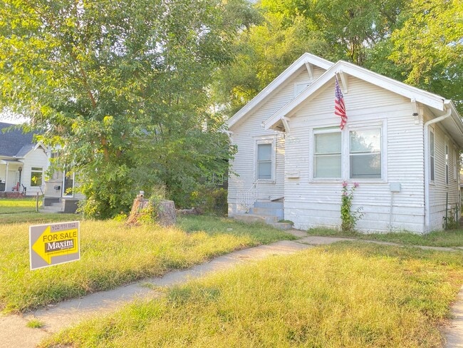 Cozy 2 bed 1 bath house $995 - Cozy 2 bed 1 bath house $995