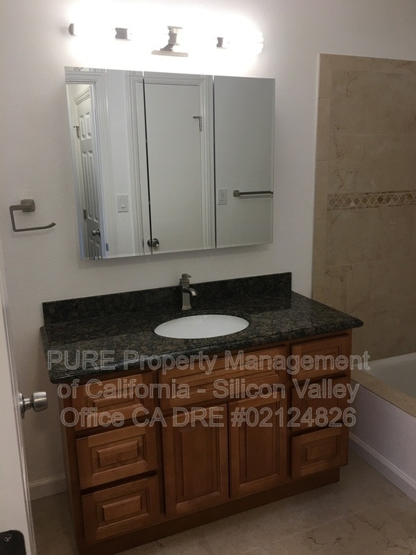 Foto del edificio - 4658 W Campbell Ave