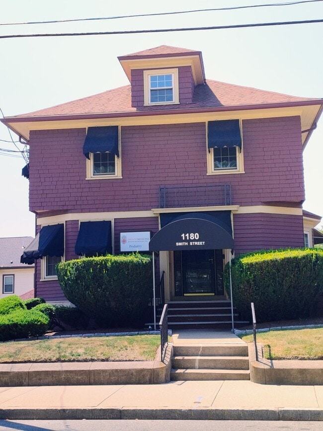 Building Photo - ***Providence/Elmhurst – Two Bed with all ...