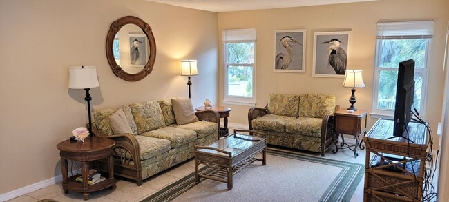 Foto del edificio - Funished Resort Style Condo in Gated Community- River Front