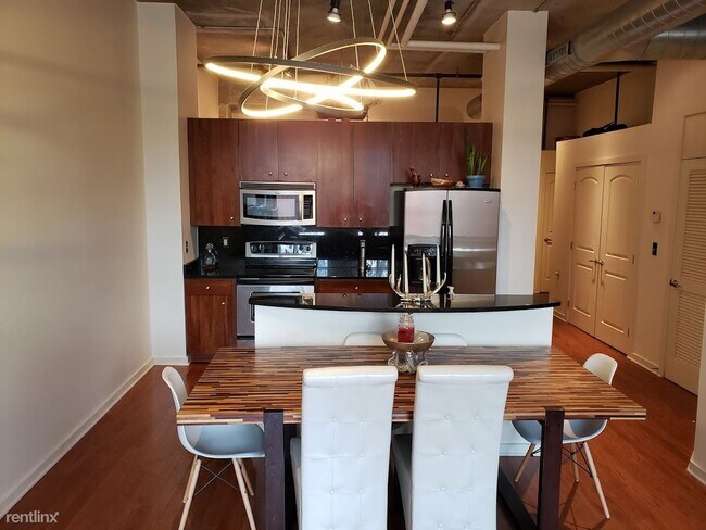 Building Photo - 1 br, 1 bath Apartment - 258 S 3rd St