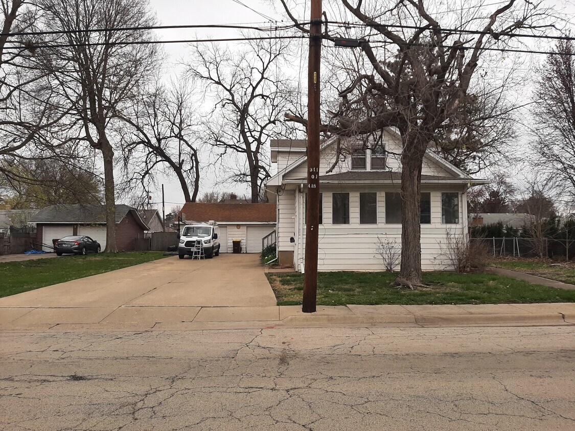 Primary Photo - 254 River Ln