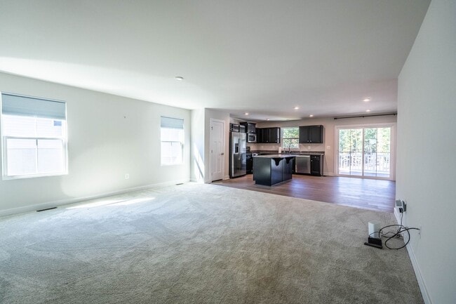 Building Photo - Wonderful Rental in Village Oaks Community