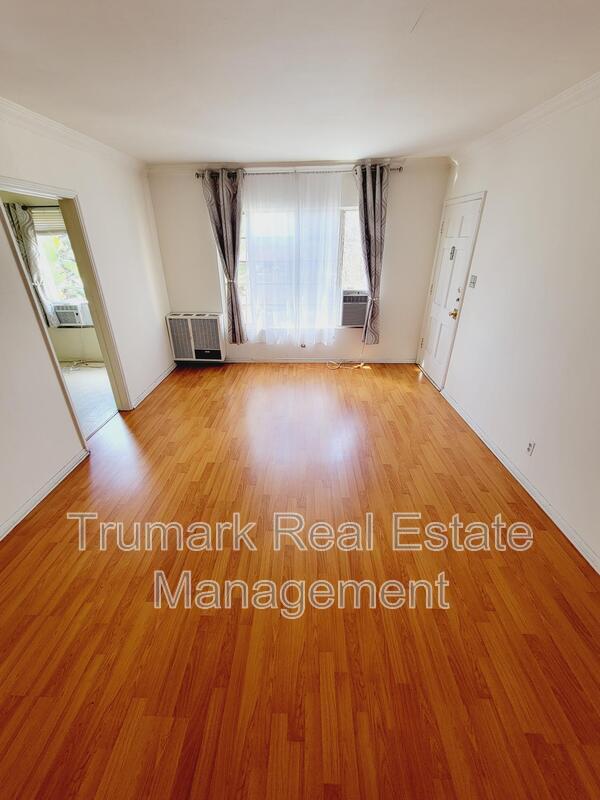 Foto del edificio - 3010 Griffith Park Blvd