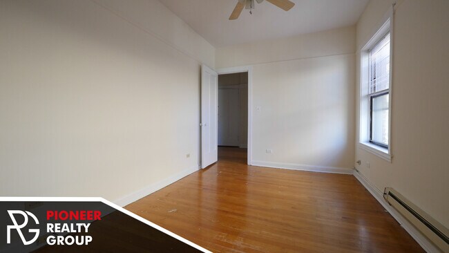 Foto del edificio - 812 W Waveland Ave