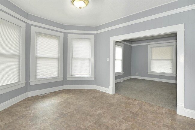 Building Photo - 342 N Madison Ave