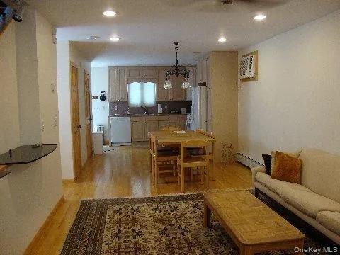 Building Photo - 25 Elm St