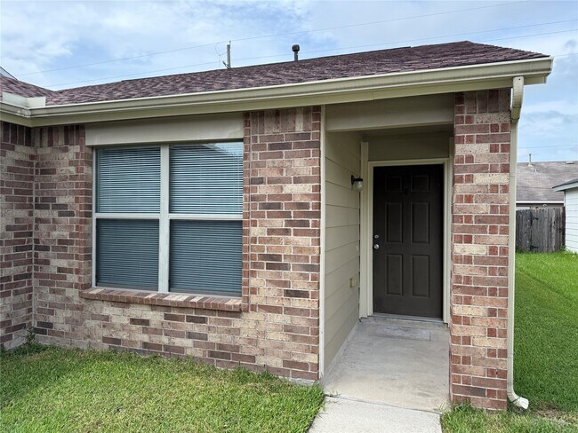Building Photo - 3039 Legends York Dr