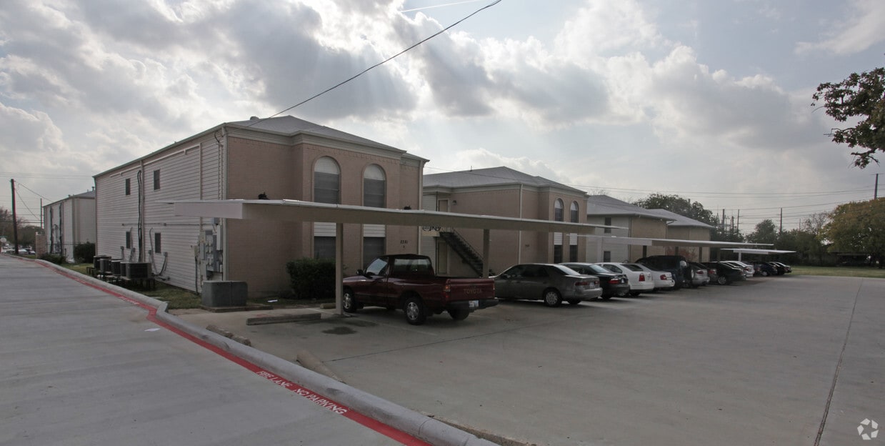 Pecan Grove Apartments in Denton, TX