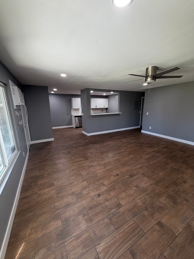 Building Photo - 2580 Hayes Dr