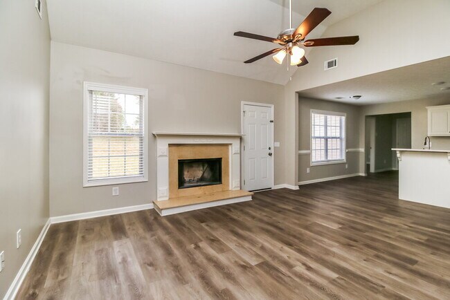 Foto del edificio - 100 Princeton Ct