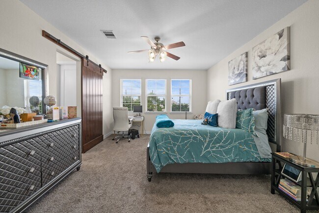Foto del edificio - 9679 Towne Lake Pkwy