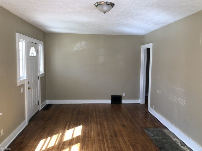 Building Photo - 3 br, 1 bath House - 3420 Orchard St