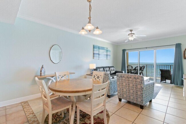 Foto del edificio - 931 W Beach Blvd